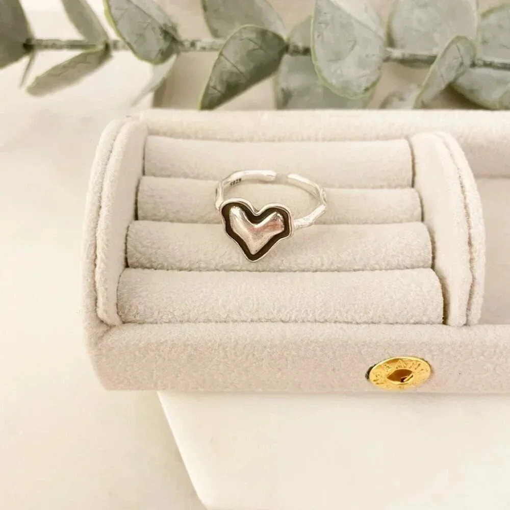 925 Sterling Silver Minimalist Black Heart Ring Dainty Heart Ring Black & Silver - Picture 4 of 9